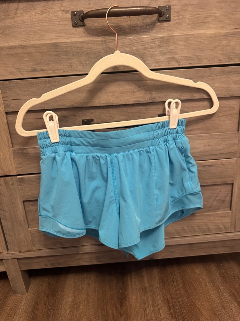Size 6 2.5 hotty hot lulu shorts